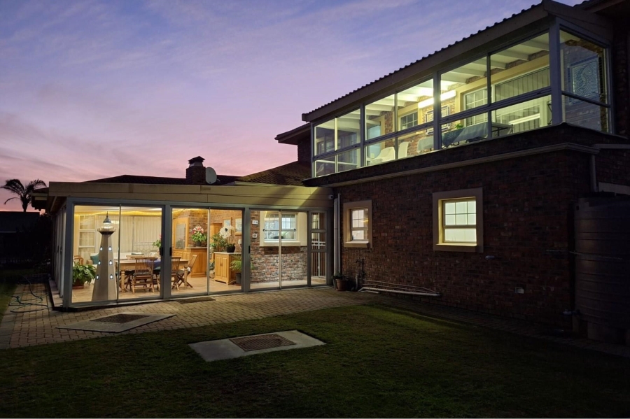 5 Bedroom Property for Sale in Tergniet Western Cape